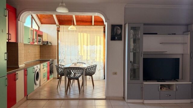 Apartament 1+1 me qira në Rrugën Fortuzi, Qendër, Tiranë – foto 5