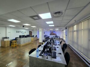 AMBIENT PER ZYRA OPEN SPACE PER QIRA NE QENDER TE TIRANES !