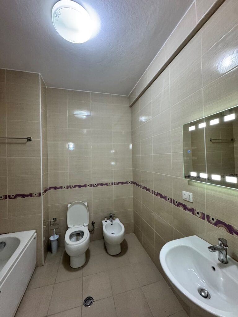 Apartament 2+1 me qira pranë Rrethit të Astirit, Tiranë – foto 5