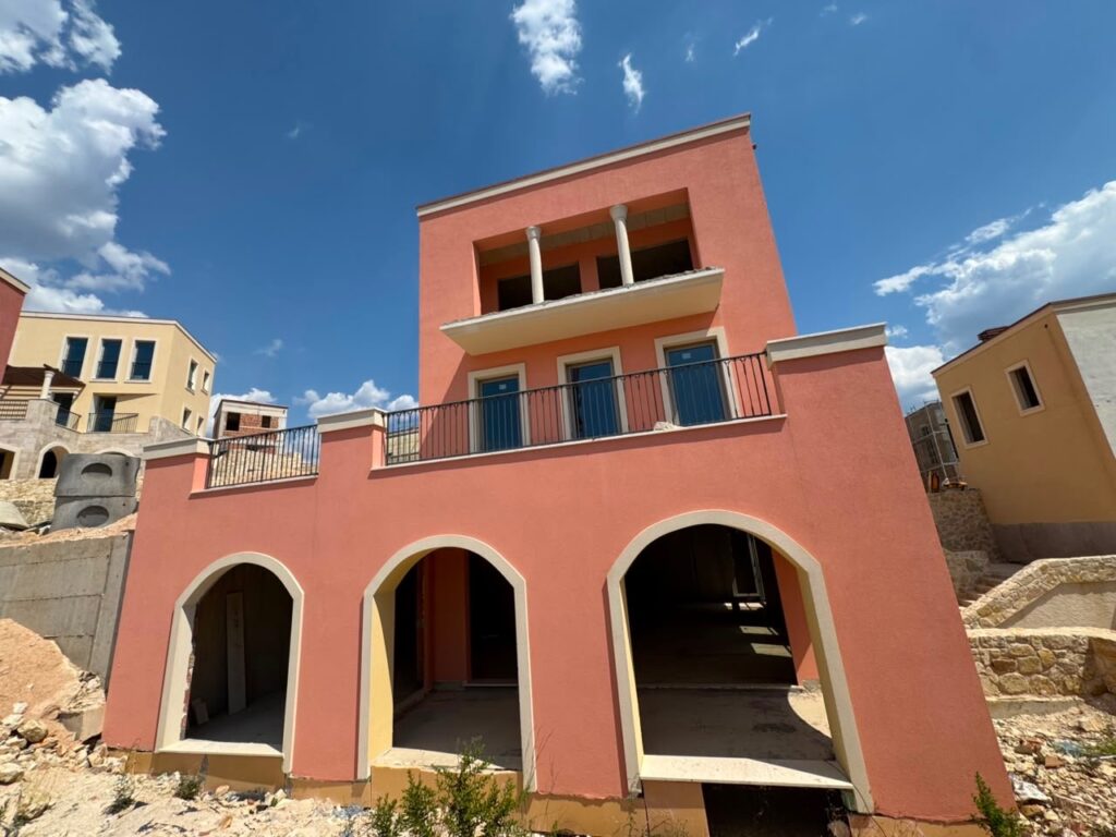 Vilë në shitje te Manastiri Resort, Sarandë – foto 4