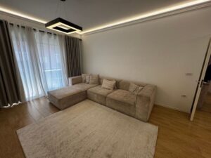 Apartament 3+1 me qira në Rrugën e Kosovarëve, Tiranë