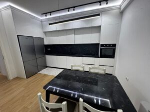 Apartament 3+1 me qira në Rrugën e Kosovarëve, Tiranë – foto 2