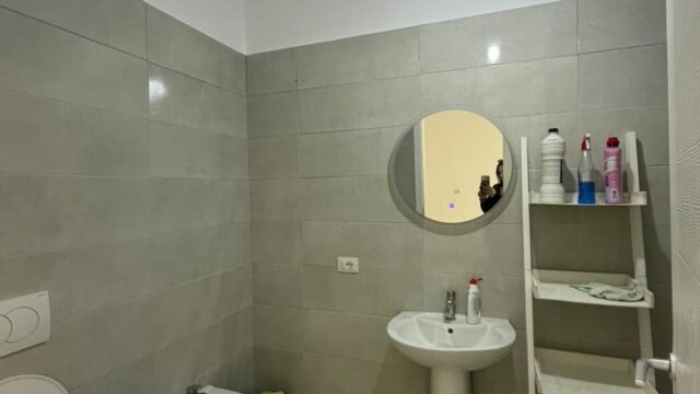 Zyrë me qira te Liqeni i Thatë, Tiranë