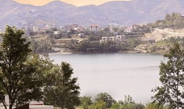 Vilë në shitje te Rose Garden, Liqeni i Farkës – foto 3