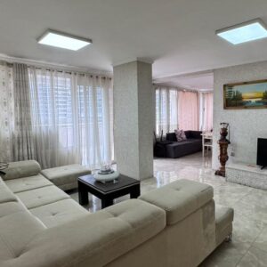 🏢 JEPET ME QIRA AMBIENT ZYRE | PËRBALLË LIQENIT ARTIFICIAL & LAKE VIEW 🌿