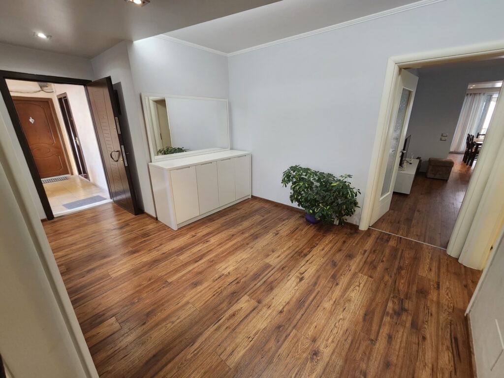 Apartament me qira në Tiranë – foto 1