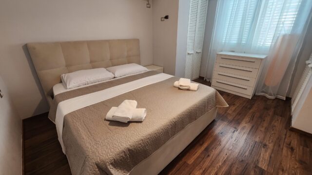 Apartament me qira në Tiranë – foto 9