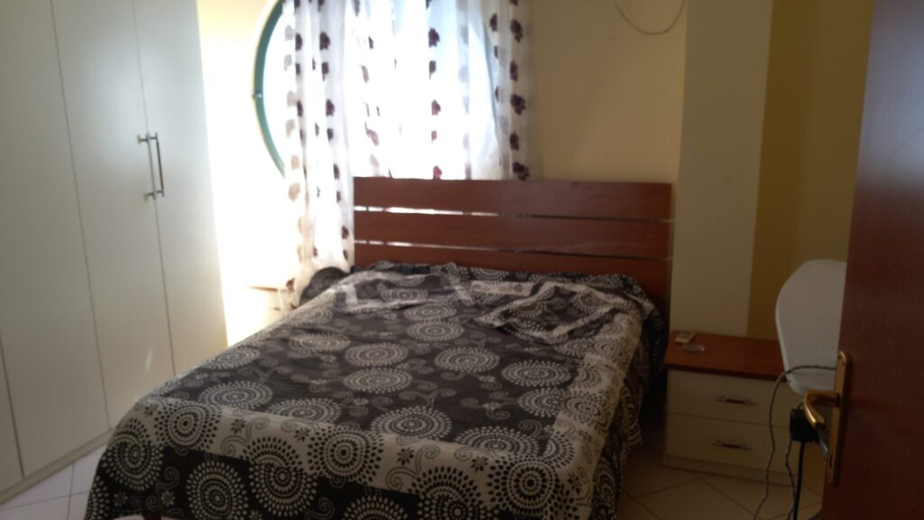 Apartament 3+1 me qira në Rrugën e Kavajës, Tiranë